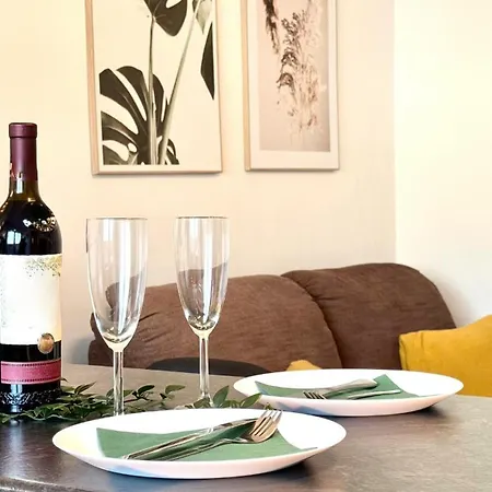 Modern Near Hbf & Messe