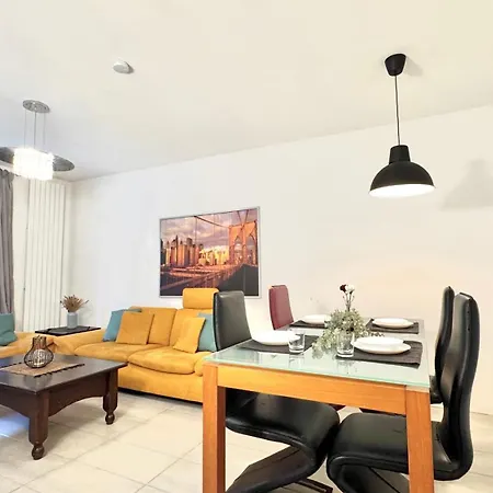 Modern Near Hbf & Messe Appartamento