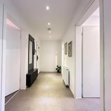 Modern Near Hbf & Messe דירה