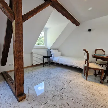 Modern Near Hbf & Messe דירה