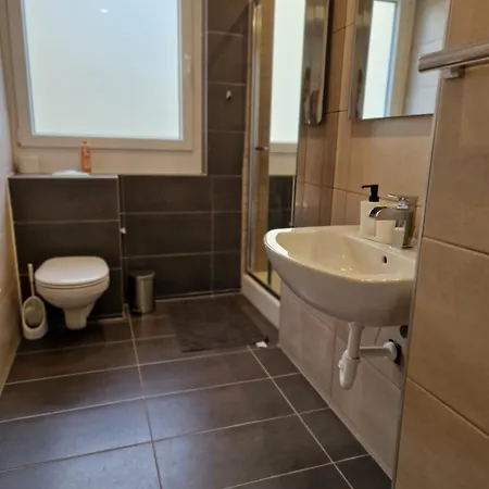 Modern Near Hbf & Messe