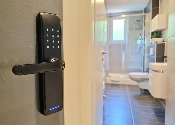 Modern Near Hbf & Messe 에센