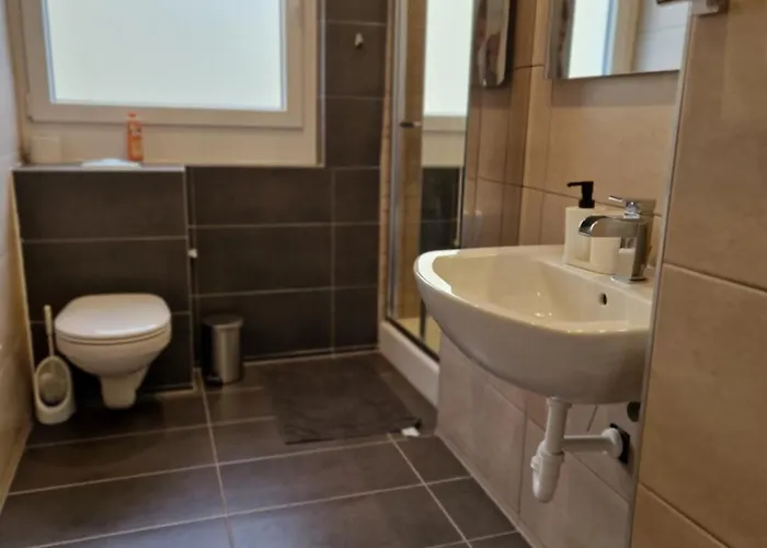 Modern Near Hbf & Messe